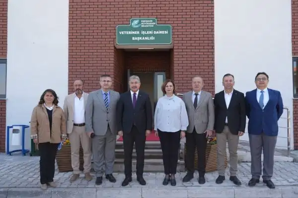 Vali Yılmaz ve Başkan Ünlüce’den hayvan bakımevi ziyareti