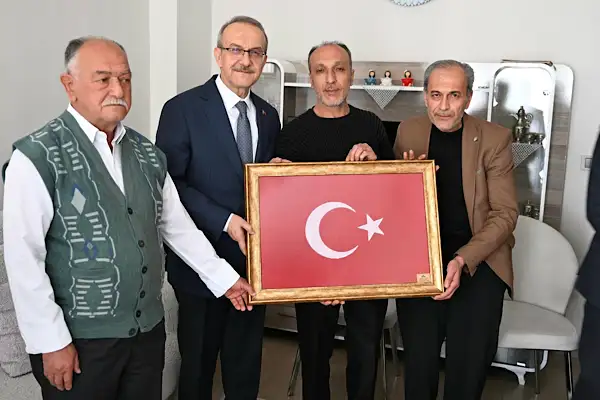 Vali Yavuz, Akçadağ’da bir dizi ziyaret ve incelemeler yaptı.