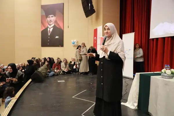 Büyükşehir, Erciş'te aile semineri düzenledi