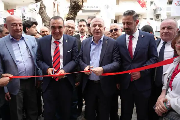 Özdağ, Buca İlçe Başkanlığı’nın açılışını gerçekleştirdi