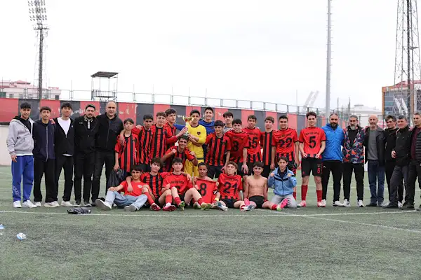 Van Büyükşehir Belediyespor U-15 Futbol Takımı, şampiyon oldu