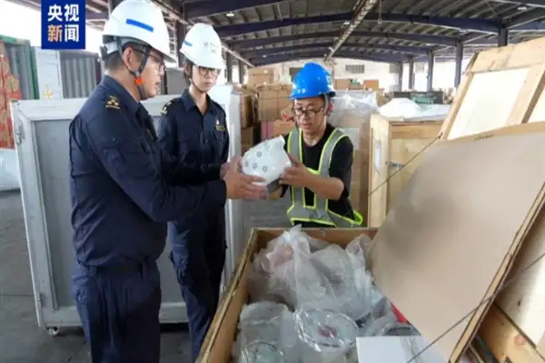 139. Kanton Fuarı’na ilk parti sergi ürünü Türkiye’den geldi