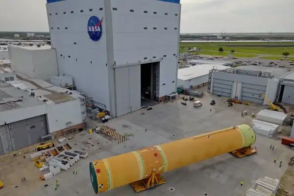 NASA, Artemis III ana aşamasını Kennedy Uzay Merkezi’ne gönderiyor 