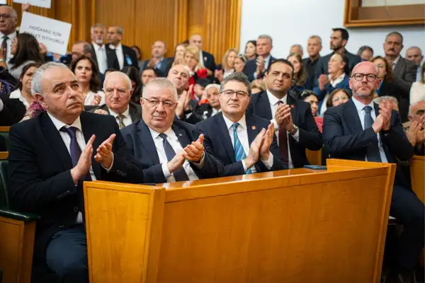 Edremit heyeti TBMM’de Özel ile bir araya geldi