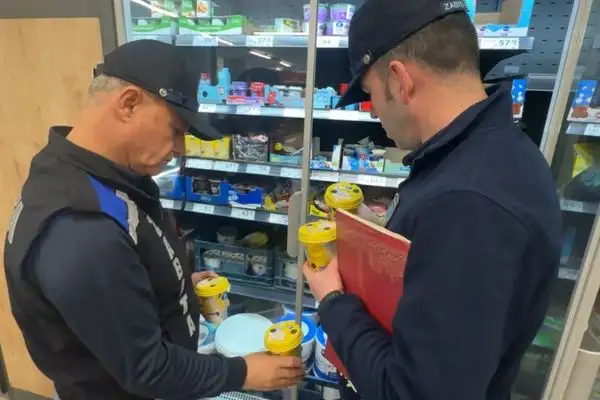 Çorum’da son kullanma tarihi geçmiş ürün satan market kapatıldı