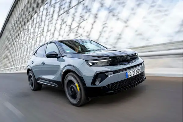 Opel’in En Hızlı Elektriklisi Mokka GSE Türkiye’de