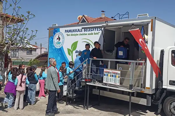 Mobil Atık Toplama Aracı’nın son durağı Akhan Mahallesi oldu