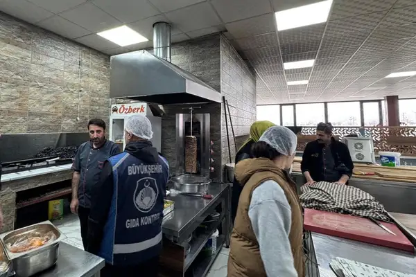 Van’da oto sanayi sitesindeki lokantalara denetim gerçekleştirildi