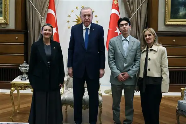 Cumhurbaşkanı Erdoğan’a 5 ülkenin büyükelçisinden güven mektubu