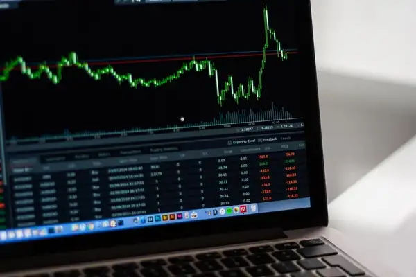 EUR/USD paritesi 1,17 seviyesinin altına geriledi