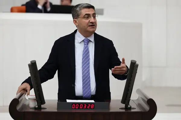 Ekmen: Bedelli askerlikten para toplarken nereden feragat ediyoruz