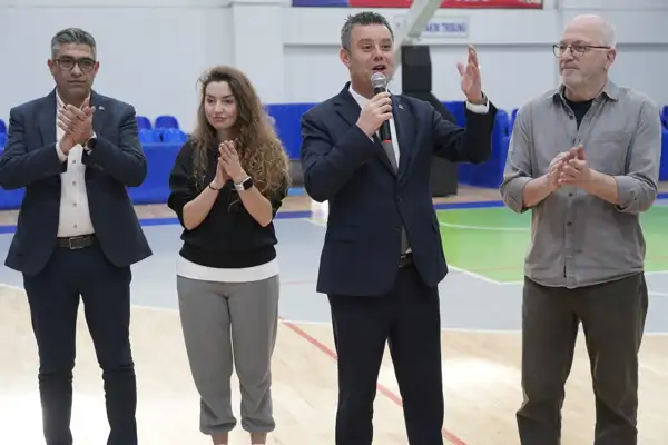 Başkan Sarıkurt, ÇBSK voleybol takımlarıyla bir araya geldi