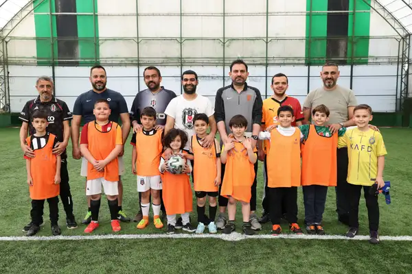 Küçükçekmece’de babalar ve oğulları futbol sahasında buluştu