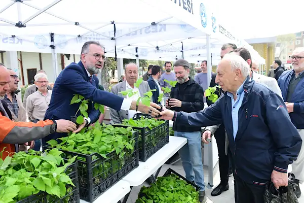 Kestel’de 6 bin ahududu fidanı üreticilere dağıtıldı