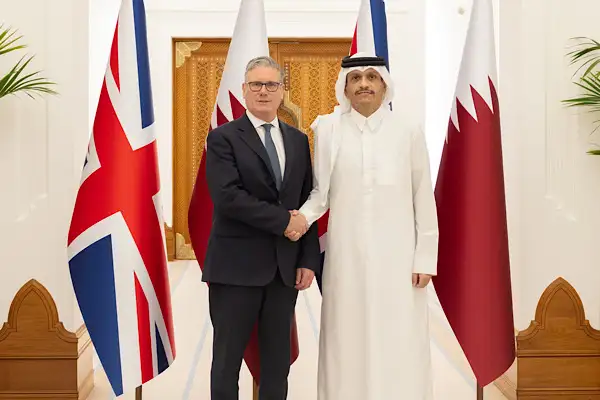 Al Thani, Birleşik Krallık Başbakanı Starmer ile bir araya geldi