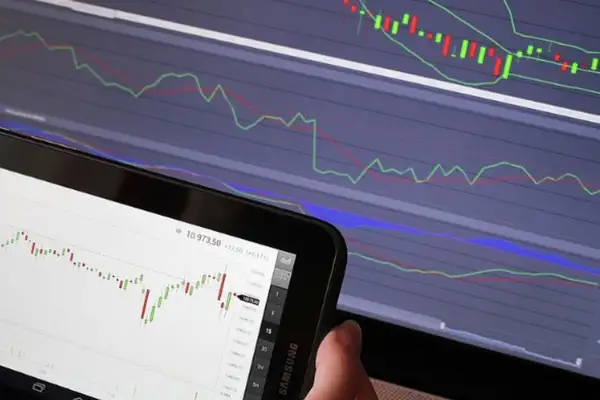 ABD Piyasaları ateşkes ve teknoloji hisseleriyle toparlandı