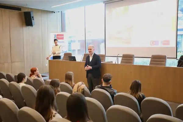 İnegöl’de gençlere DiscoverEU bilgilendirme ve başvuru etkinliği düzenlendi