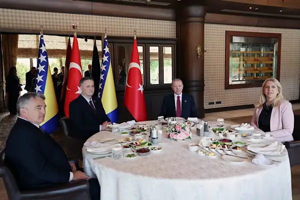 Erdoğan, Bosna-Hersek Devlet Başkanlığı Konseyi Üyeleriyle bir araya geldi