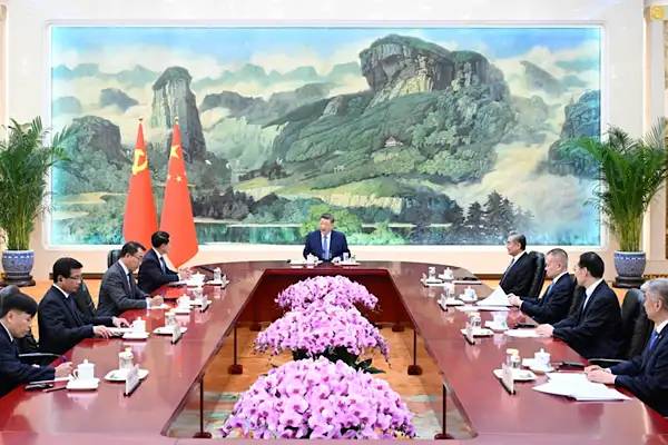 Xi, Laos Cumhurbaşkanı’nın özel elçisini kabul etti