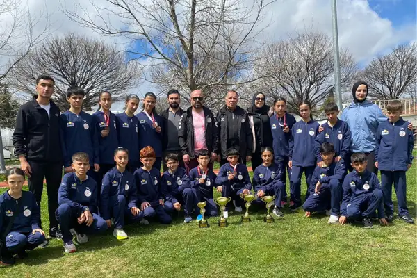 Van Büyükşehir Belediyespor atletleri ANALİG yarı finallerine yükseldi