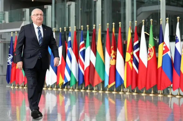 Güler, Katar Türk Kuvvet Komutanlığını ziyaret etti