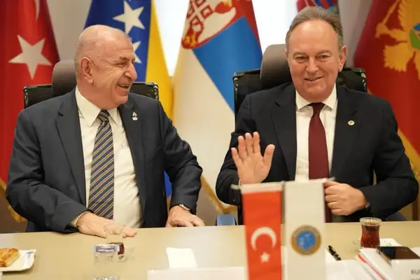 Özdağ, Bursa'da Rumelili Yönetici İş Adamları ve Sanayiciler Derneği’ni ziyaret etti