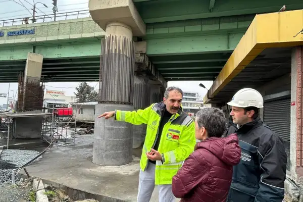 İBB, M1A hattındaki viyadüklerde güçlendirme çalışması yürütüyor