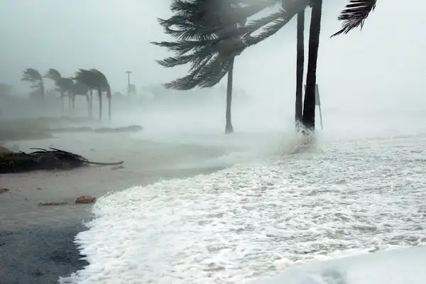 Meteoroloji'den Doğu Karadeniz ve Akdeniz için fırtına uyarısı