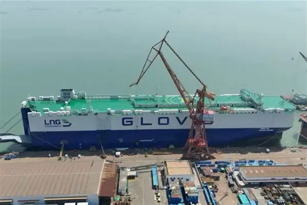 Dünyanın ilk 10 bin araç kapasiteli dev gemisi Çin'de teslim edildi