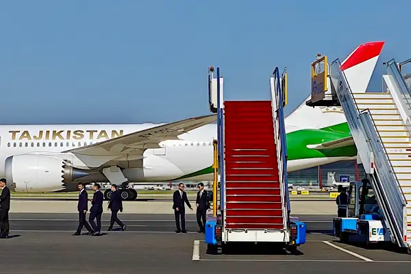 Tacikistan Cumhurbaşkanı Beijing’e ulaştı