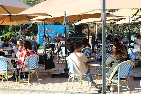 Eskişehir’de bayram arifesinde sokak konserleri ve indirim uygulaması