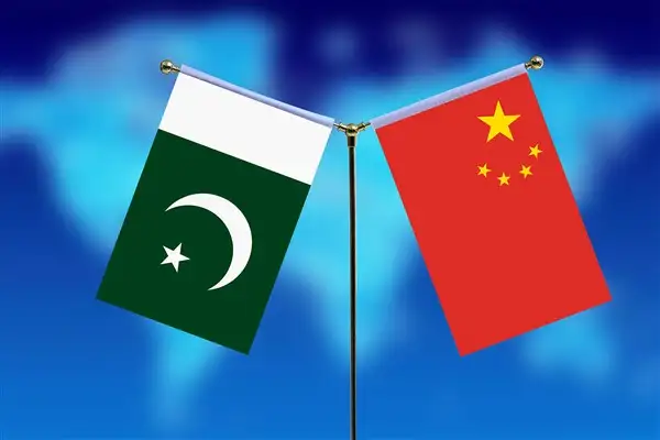 Pakistan Başbakanı Şerif Çin ziyaretine başladı