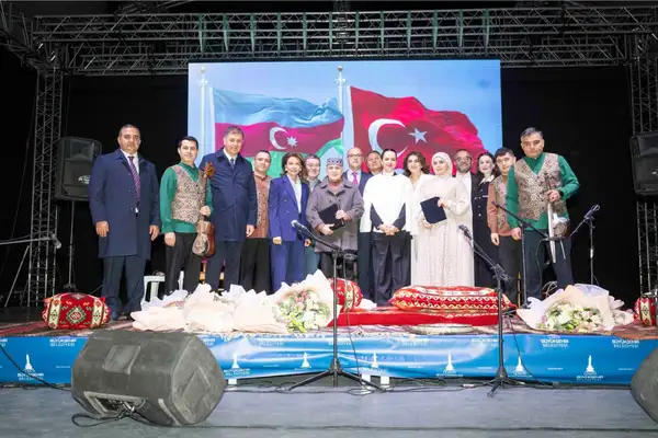 İzmir–Bakü kardeşlik bağının 40'ıncı yılı Kültürpark’ta kutlandı