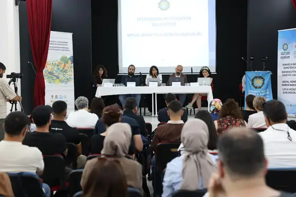 Diyarbakır’da Kentleri Çocuklarla Yeniden Kurma Çalıştayı düzenlendi