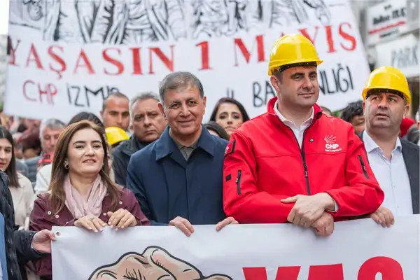 Tugay 1 Mayıs’ta işçilerle buluştu