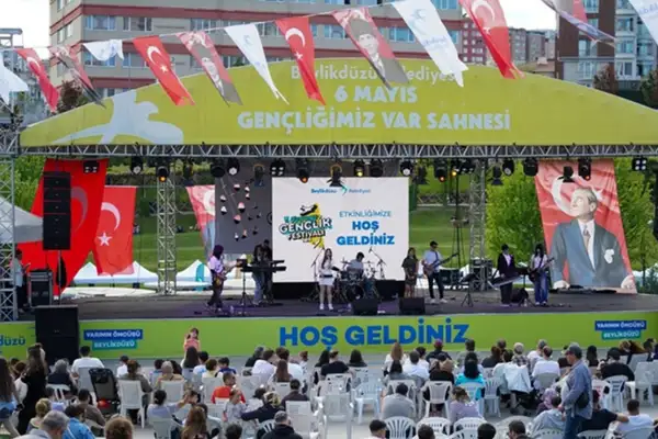 Beylikdüzü’nde Kırlangıç Gençlik Festivali başladı