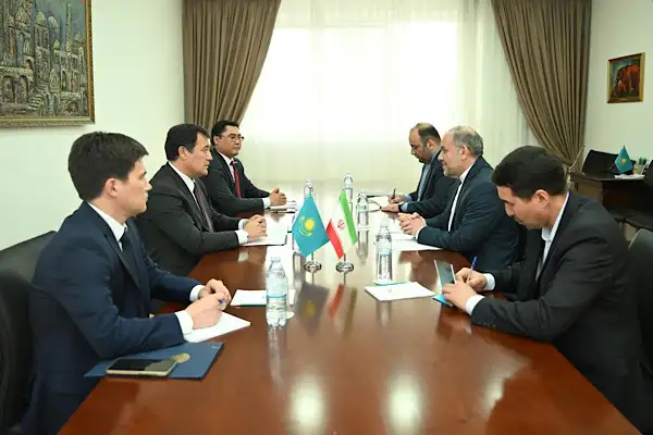 Kazakistan Dışişleri Bakan Yardımcısı Bakaev, İran Büyükelçisi Jowkar'ı kabul etti