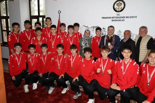Başkan Genç, şampiyon takımı ağırladı