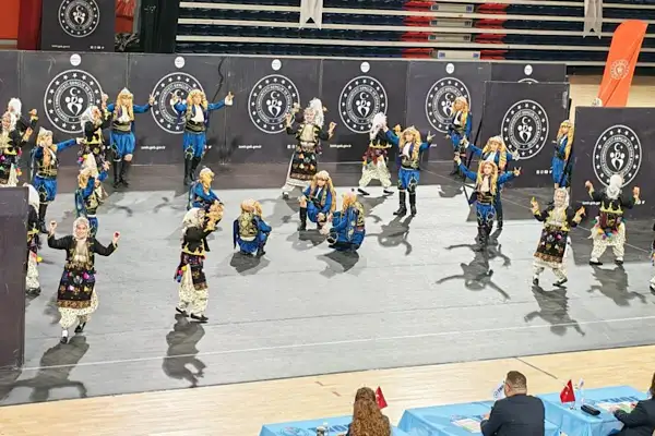 Kütahya Belediyespor Halk Oyunları ekiplerinden İzmir’de derece