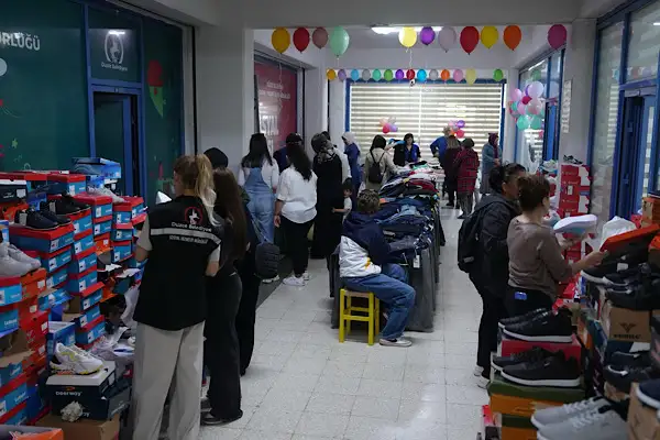 Düzce Belediyesi Kurban Bayramı öncesinde kıyafet dağıtımı başlattı