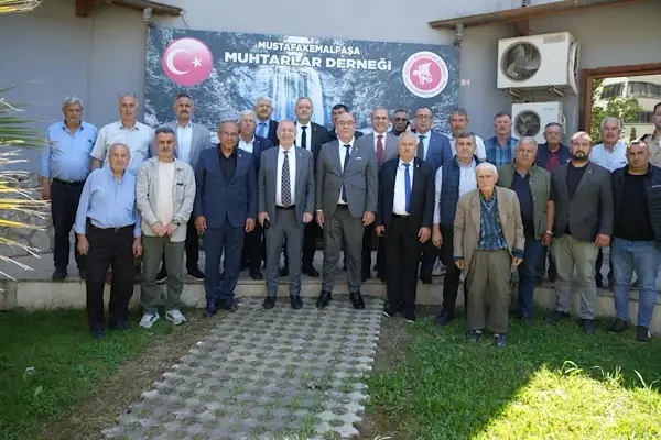 Özdağ Mustafakemalpaşa’da Muhtarlar Derneği'ni ziyaret etti