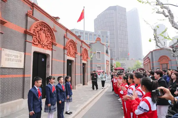 Xi’den genç öncülere Dünya Çocuk Günü mesajı