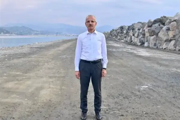 Bakan Uraloğlu Trabzon’da vatandaşlarla bayramlaştı