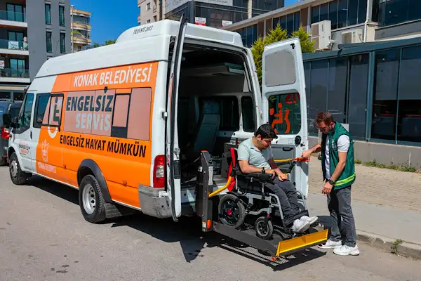 Konak Belediyesi Engelsiz Servis hizmetini sürdürüyor