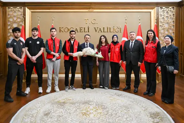 Gençlerden Vali İlhami Aktaş’a 19 Mayıs ziyareti