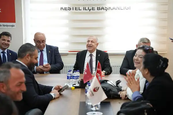 Özdağ, Kestel İlçe Başkanlığını ziyaret etti