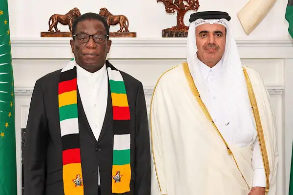Al Khalifa, Zimbabve Cumhurbaşkanı'na Güven Mektubunu sundu