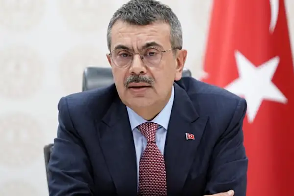 Tekin, “Maarifin Kalbinde Marifetli Gençlik” etkinliklerinde öğrencilerle buluştu