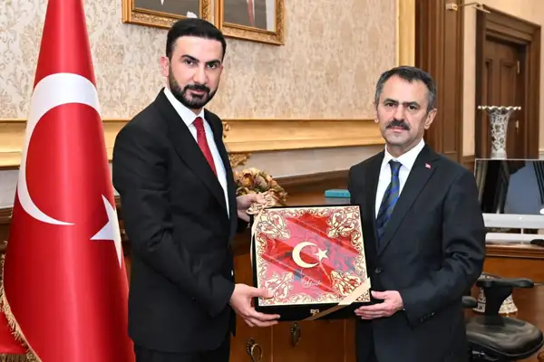 Türk Dünyası Gençlik Vakfı Genel Başkanı İzol, Vali Aktaş’ı ziyaret etti