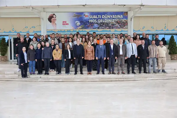 Ünlüce, belediye personeliyle bayramlaştı